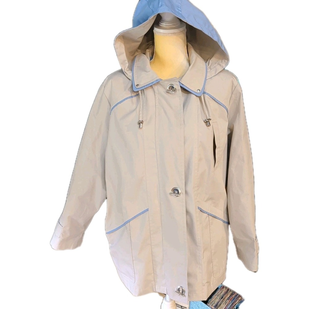 Mackintosh Women's Raincoat Size XL Zippered‎ Toggles Beige With Blue Trim